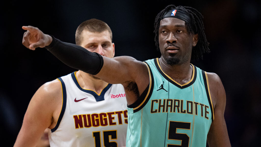 Featured image for Suns acquire Hornets' Mark Williams in trade and draft Maluach