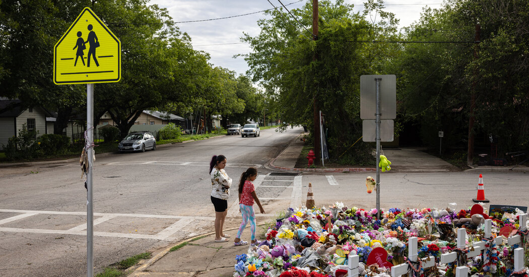 Featured image for Uvalde School Shooting: New Records Reveal Response Failures and Parent Desperation