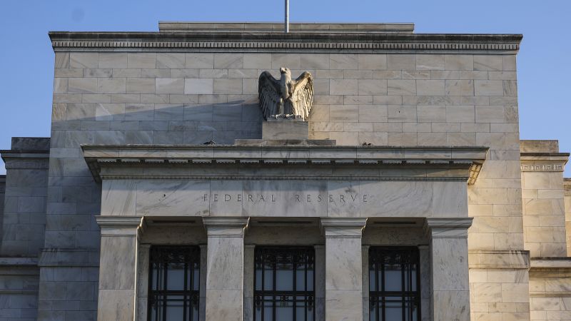 The Fed's Interest Rate Strategy: Crumbling Expectations and Misguided Hope