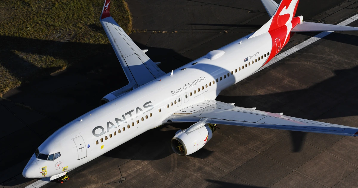Featured image for Qantas Flight's Emergency Landing Sparks Sydney Airport Fire