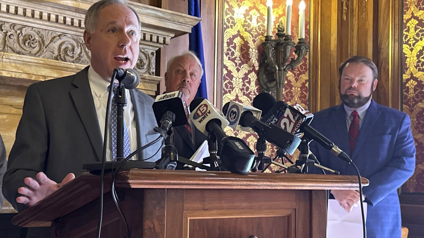 "Wisconsin Republican Leader Criticizes Democrats' Election Map Proposal as Political Gerrymandering"
