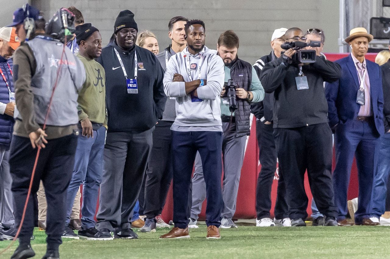 "Cadillac Williams' Resignation: Impact on Auburn's Football Program"