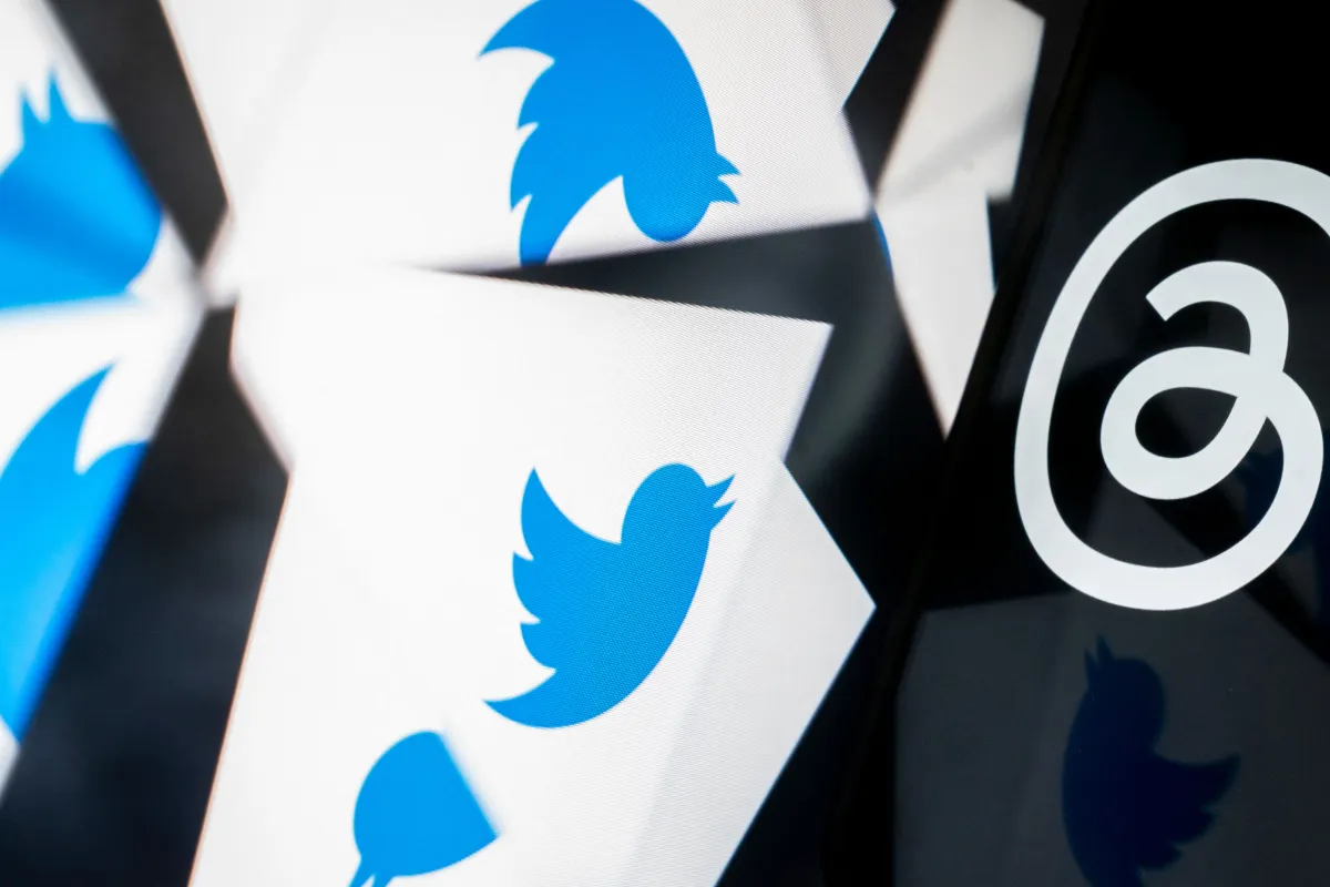 Twitter's Blocking of Threads Links Raises Concerns Amid Reports of Traffic Decline