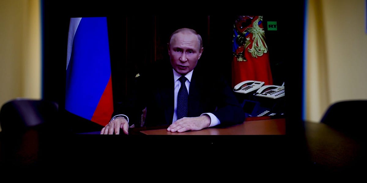 Russian Media in Disarray as Deepfakes and Hacks Spread False Information.