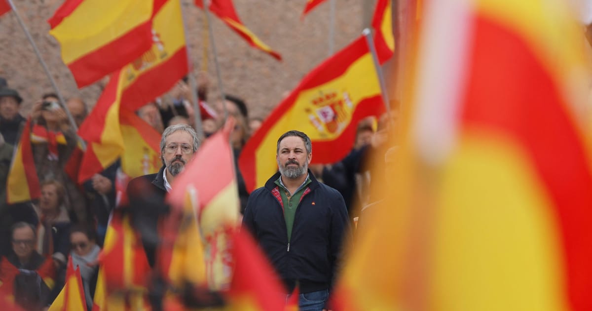 Featured image for Massive Protests Erupt in Spain as Sánchez Supports Catalan Amnesty