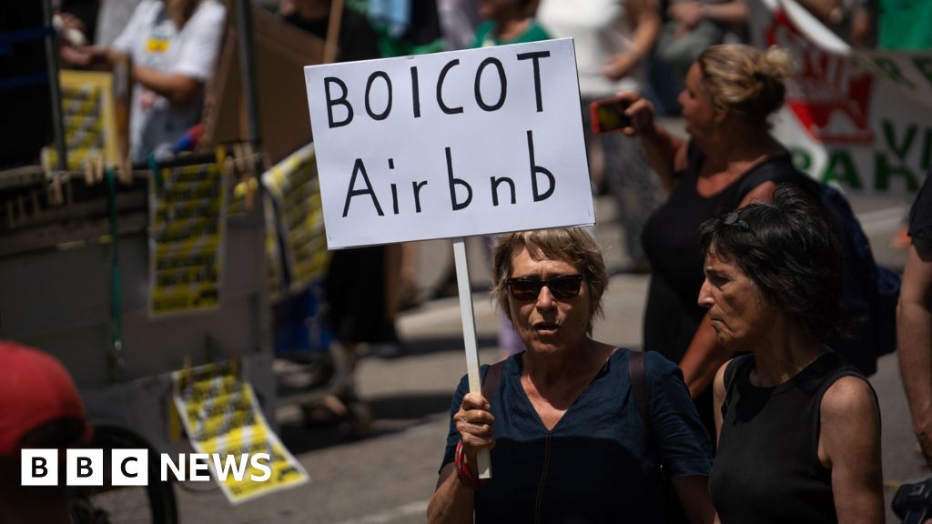 Featured image for Spain fines Airbnb £56m for unlicensed property ads