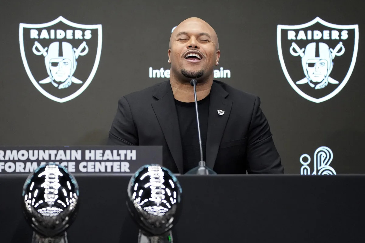 "Raiders Coach Antonio Pierce Unveils 'Mahomes Rules' Blueprint for Beating Chiefs"