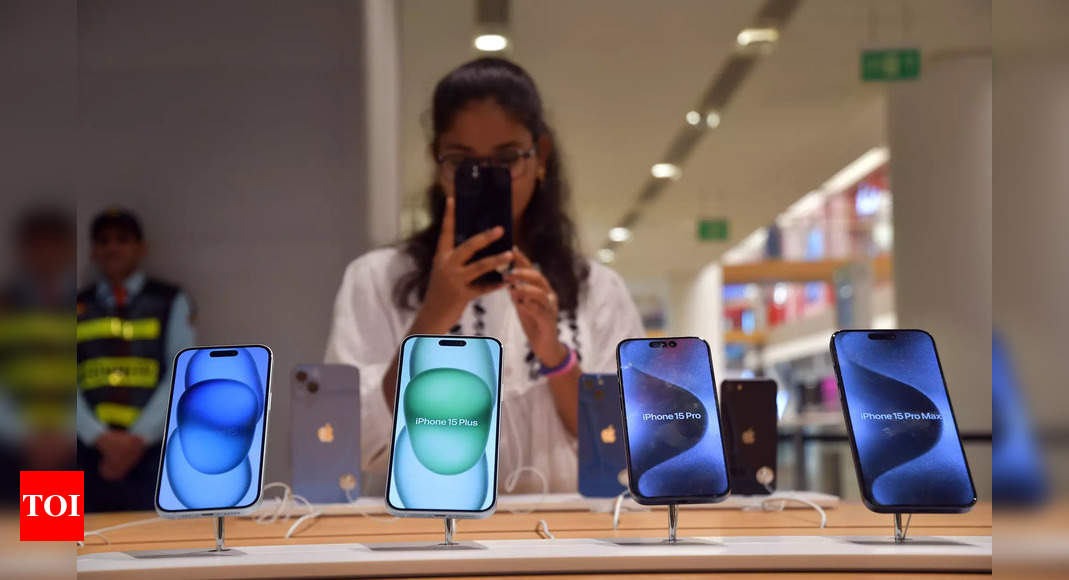 Apple's Global Expansion: Manufacturing iPhones in India and Vietnam