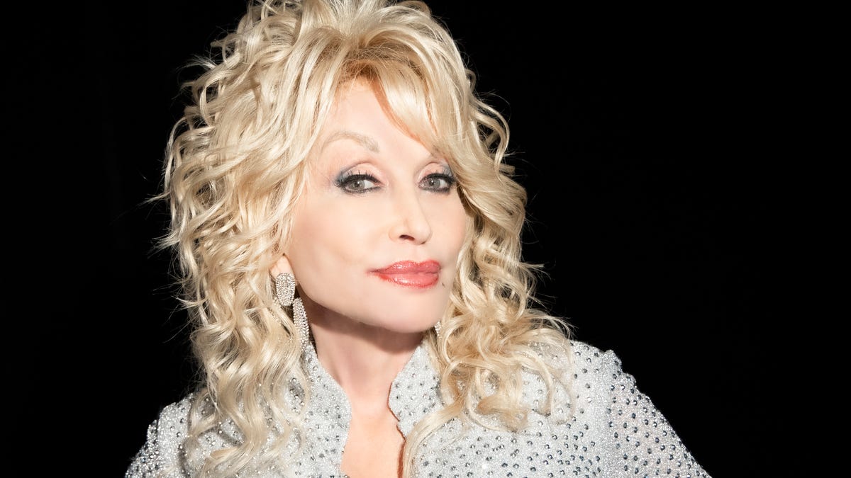 Dolly Parton's Fax Machine Preference: The Reason Behind Her Texting Refusal