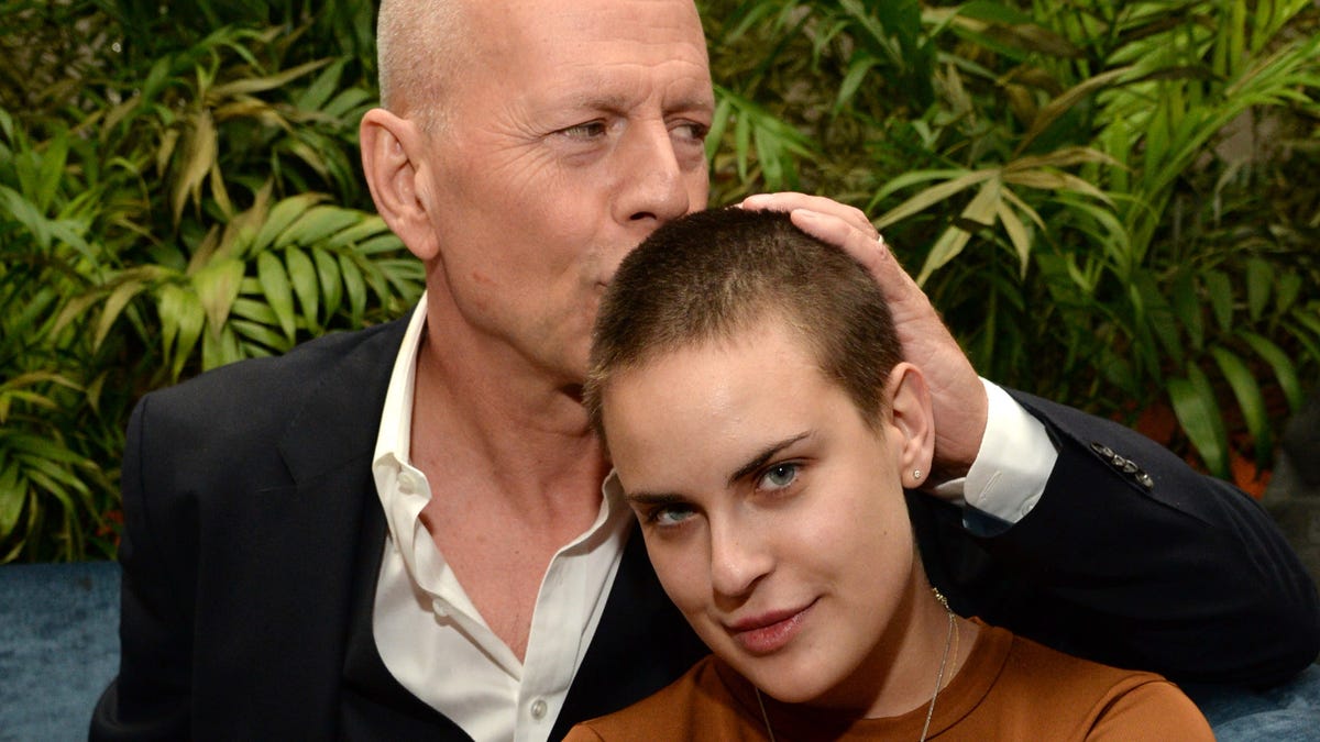 Tallulah Willis reveals missed signs of Bruce Willis' dementia diagnosis.
