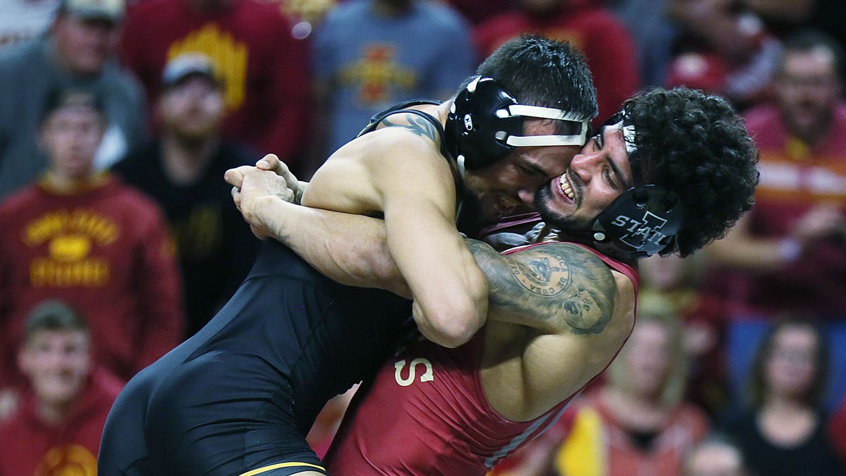 Featured image for Iowa Wrestling Dominates Iowa State in 19th-Straight Cy-Hawk Dual