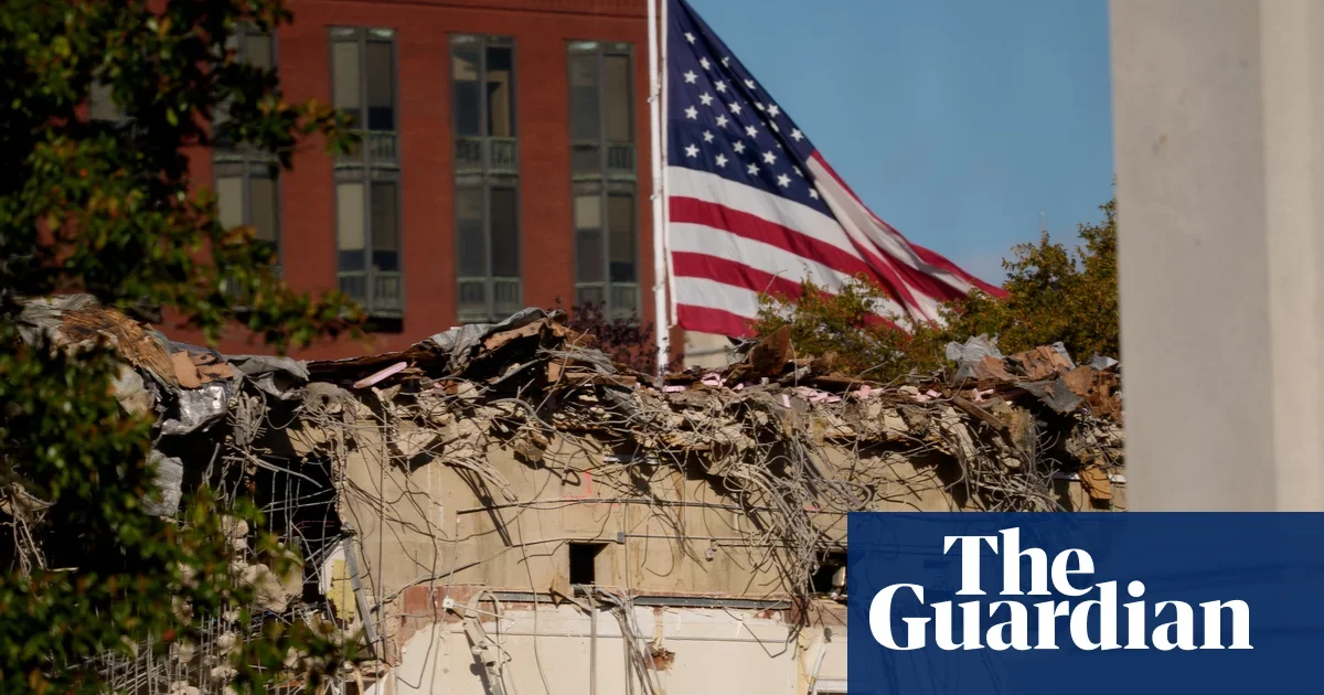 Trump Demolishes White House East Wing for New Ballroom