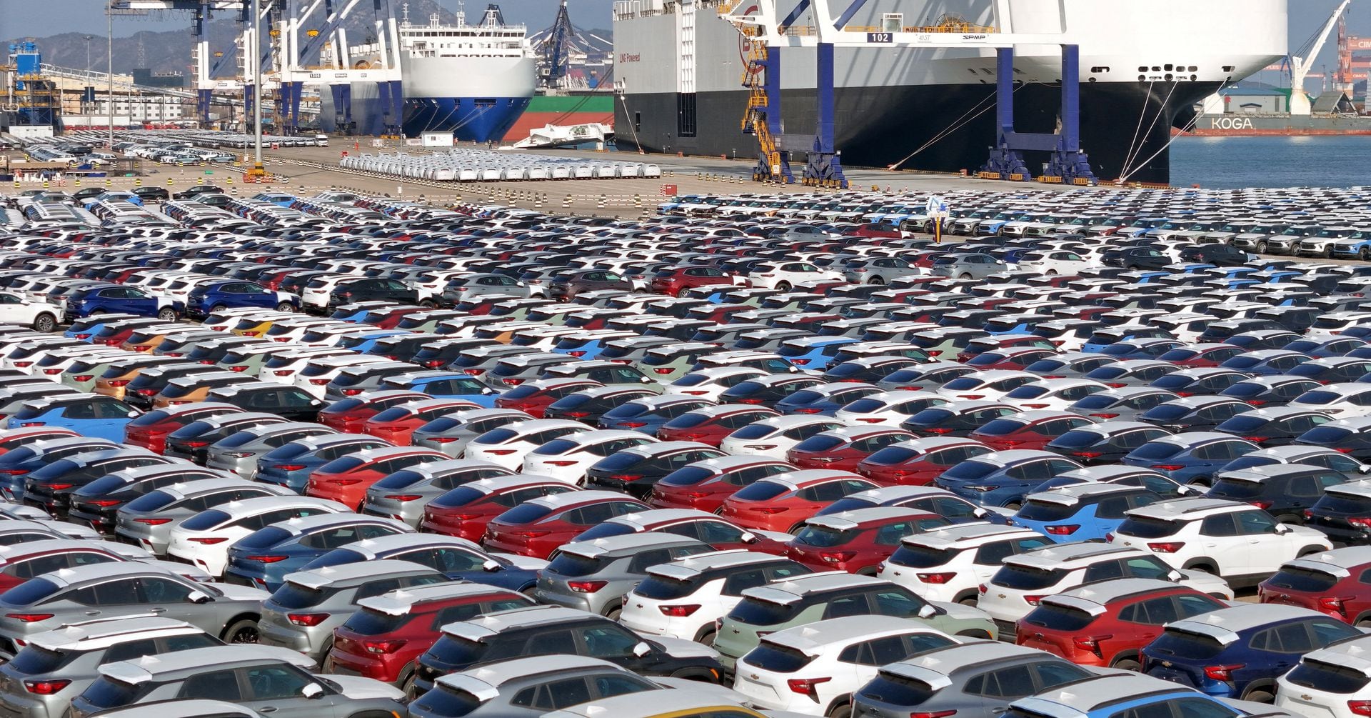 "White House Considers Import Restrictions on Chinese Smart Cars Over Data Security Concerns"