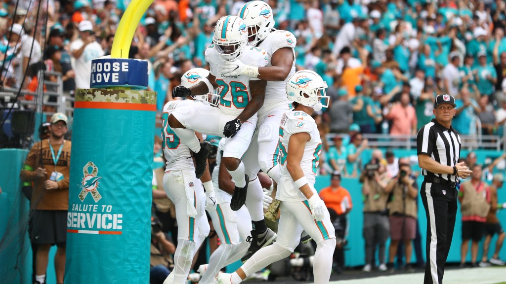 Expert Predictions for Dolphins vs. Commanders