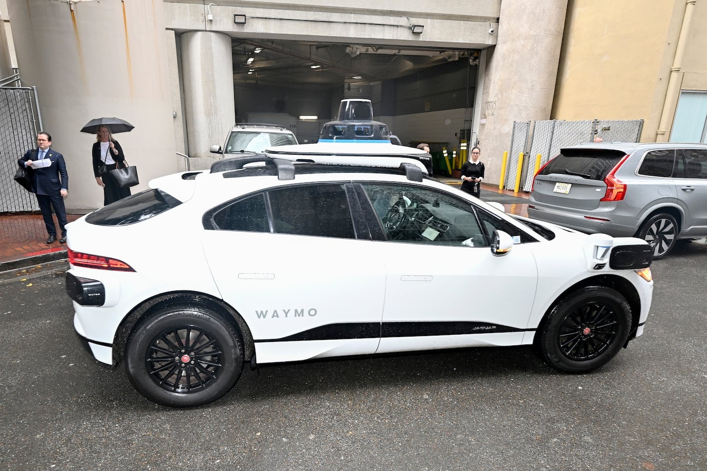Featured image for "Waymo's Driverless Robotaxis Cleared for Expansion in California"