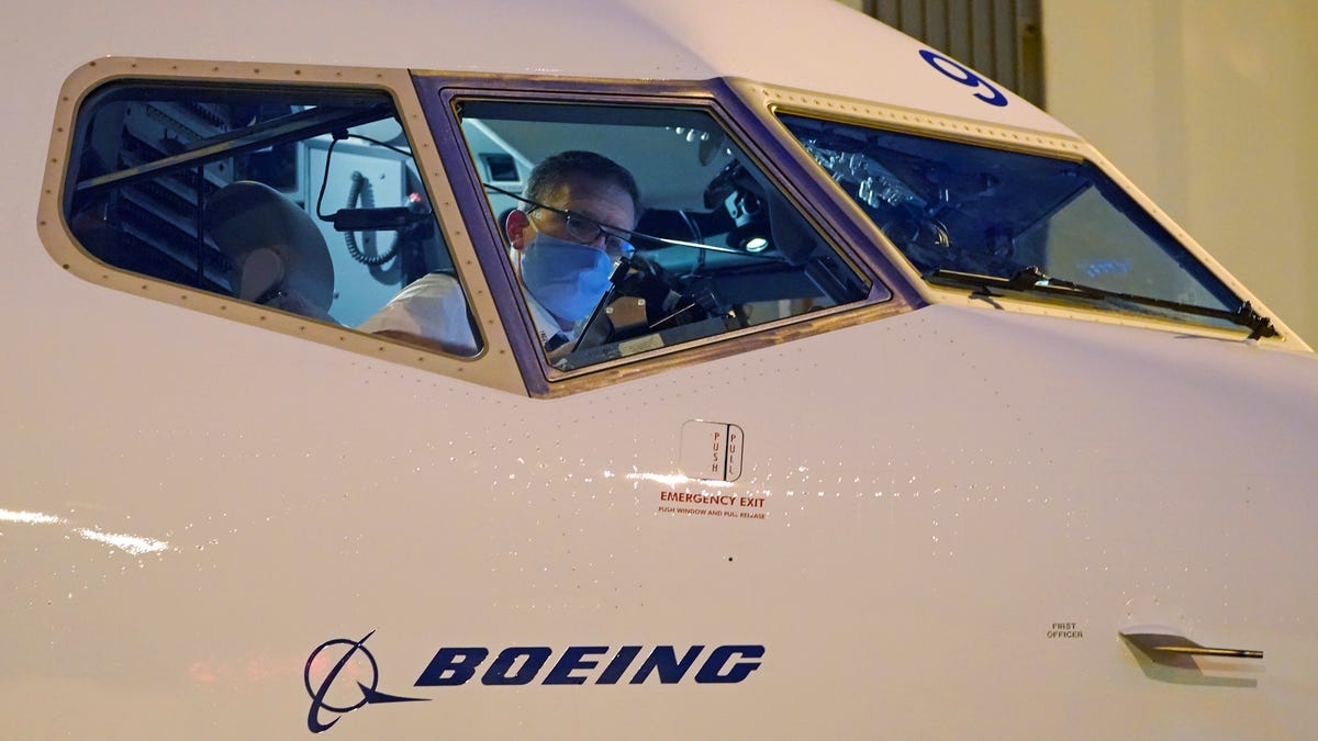 Featured image for "Experts and Ex-Employees Issue Warning on Boeing's Safety Amid Monopoly Concerns"