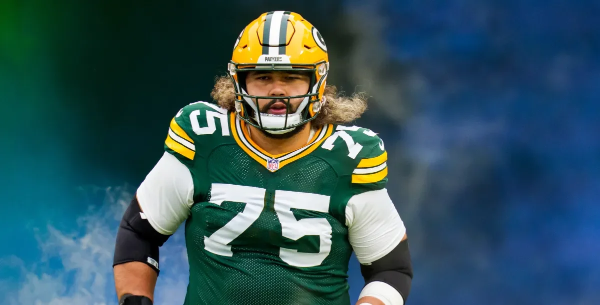 Packers sign Sean Rhyan to three-year deal, solidifying center role