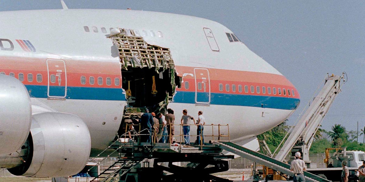 "Tragedy at 30,000 Feet: The Fatal Door Explosion of United Airlines Flight 811"