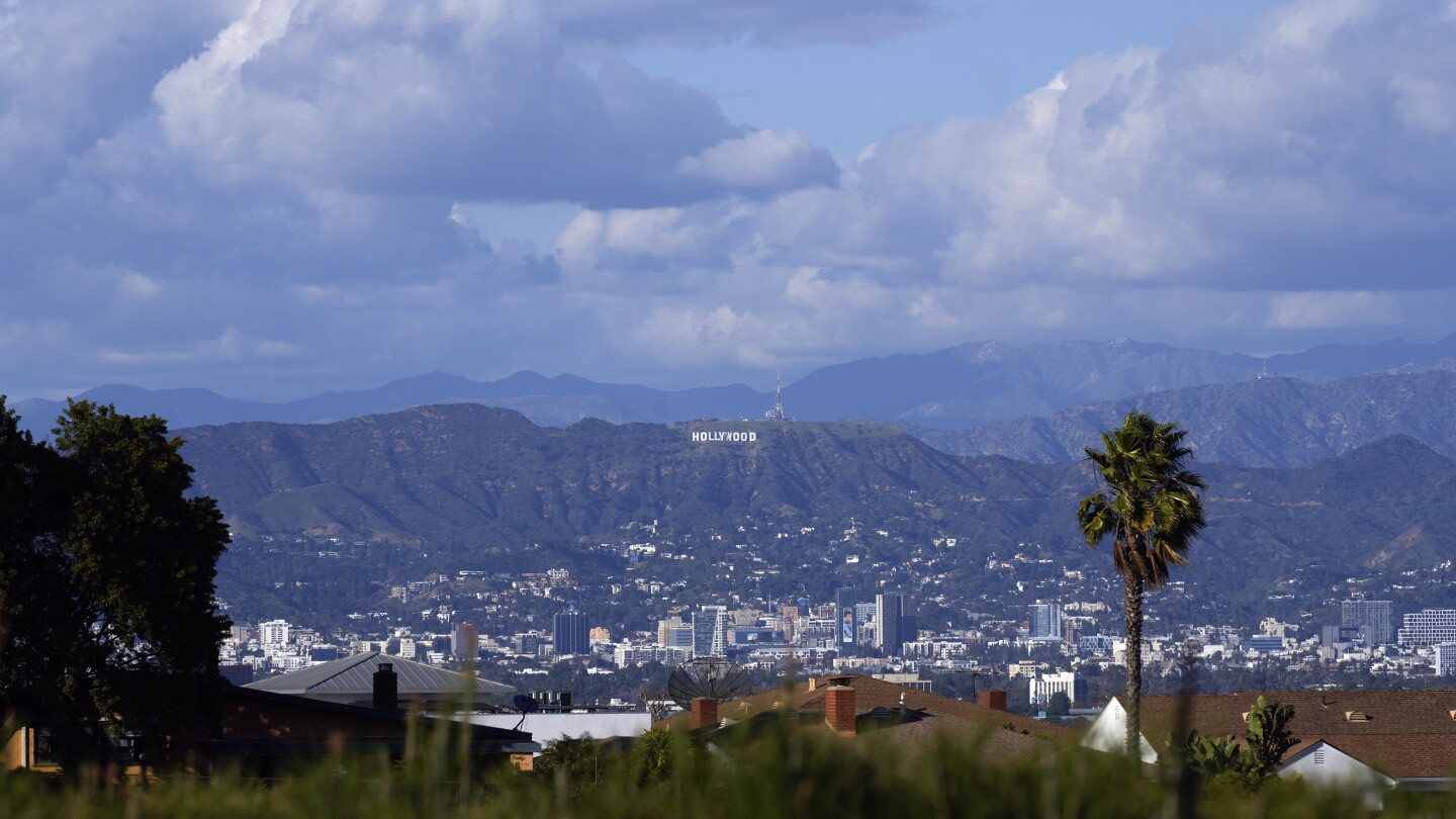 "4.6-Magnitude Earthquake Shakes Southern California, Startles Residents and Pets"