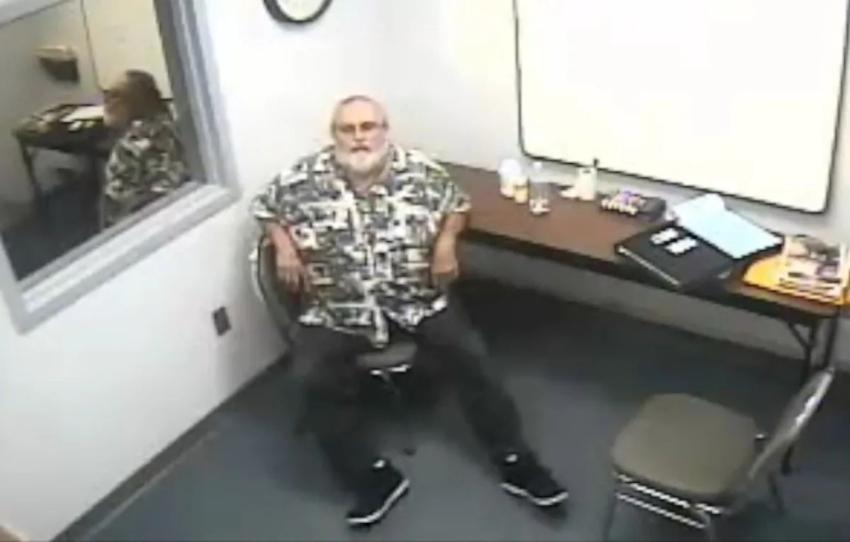 Murder suspect's self-incrimination leads to arrest at police station