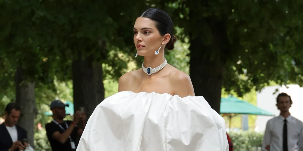 Featured image for Kendall Jenner's Fashionable Parisian Adventures
