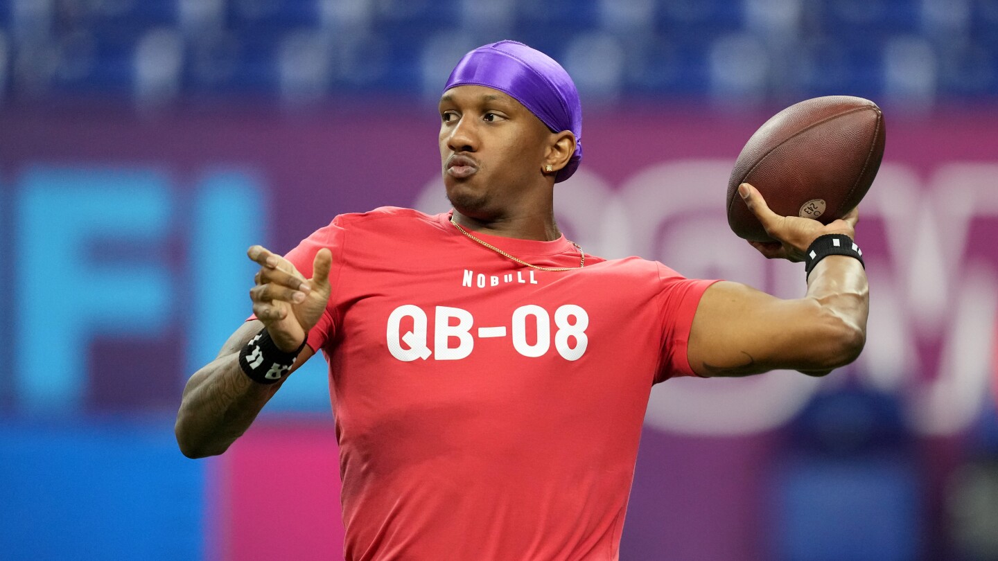 "NFL Combine Buzz: Michael Penix Jr.'s IQ, Pats' No. 3 Decision, and OL Class Depth"