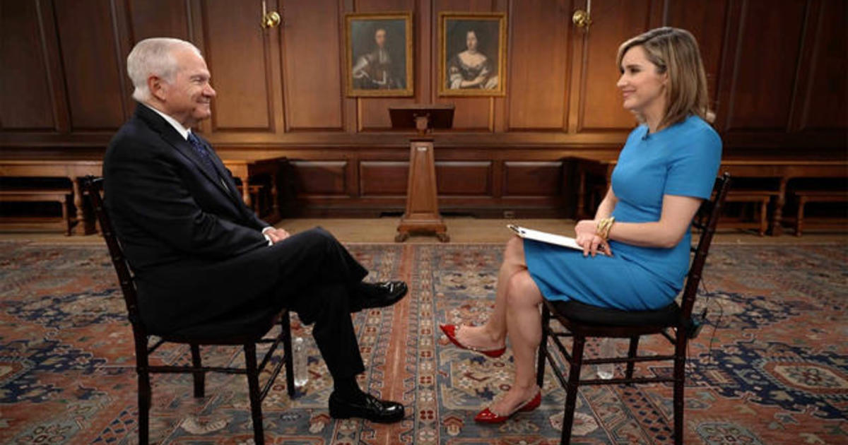 Gates slams White House for delayed Ukraine weapons approval.