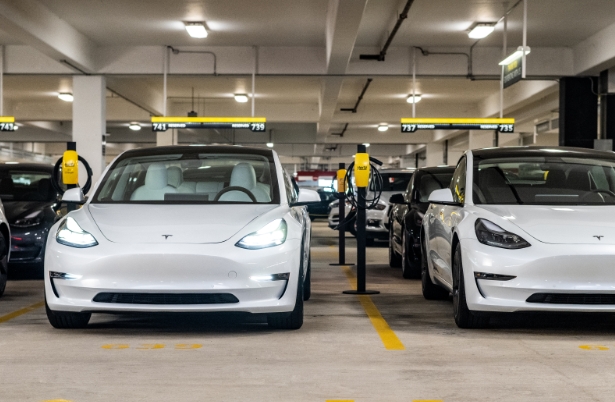 Featured image for Hertz Struggles with Tesla Bet, Plans Major Asset Sale Amid Losses