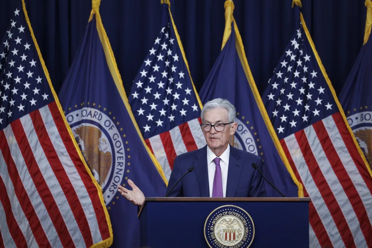 "Inflation Gauge and Stock Performance: The Week Ahead"