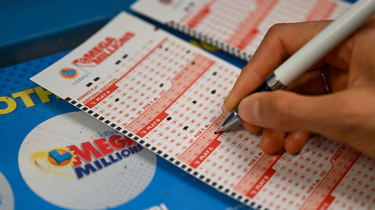 "Record Mega Millions Jackpot Reaches $1.1B with No Winner"