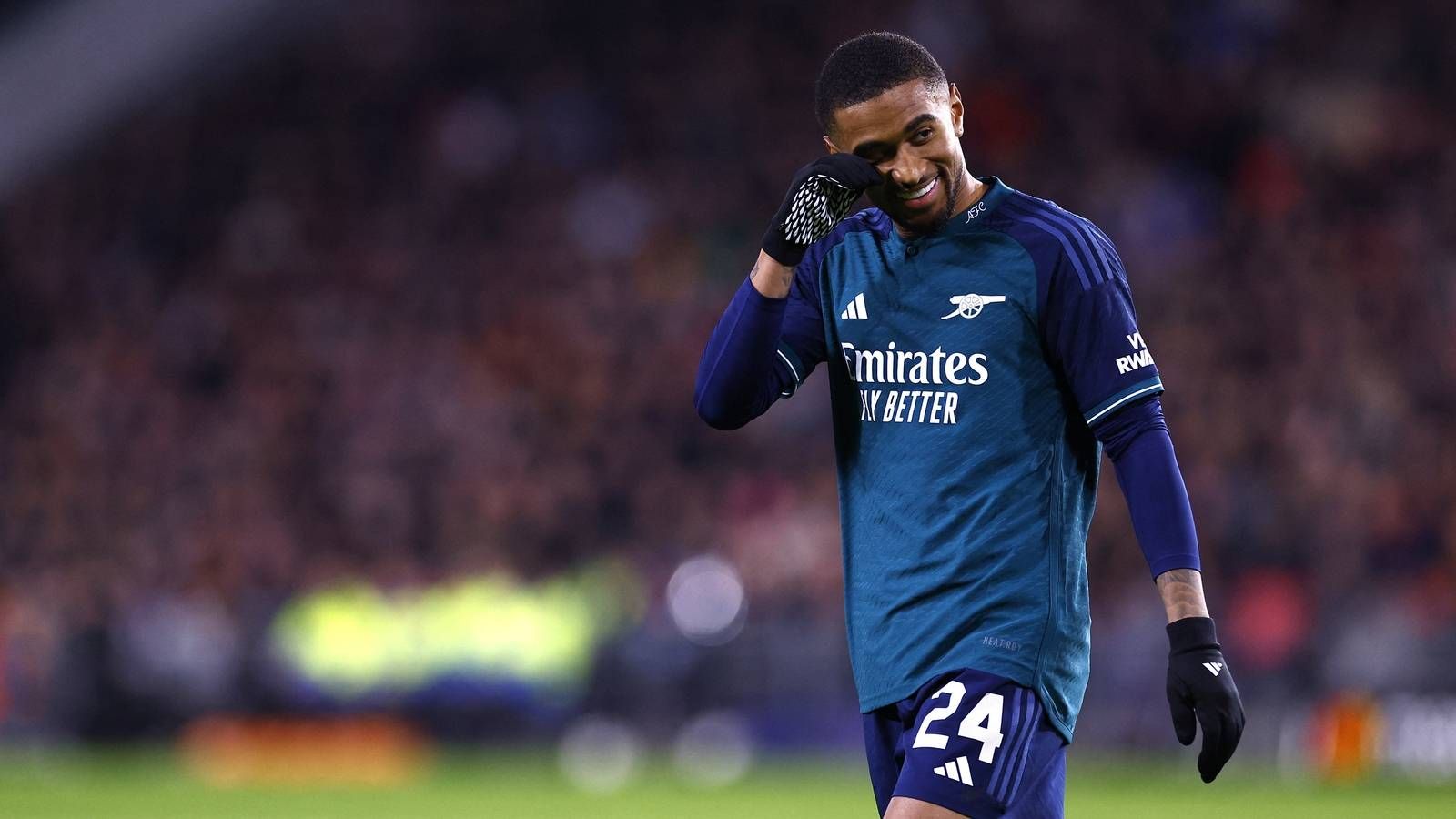 PSV's Tillman impresses in draw against Arsenal