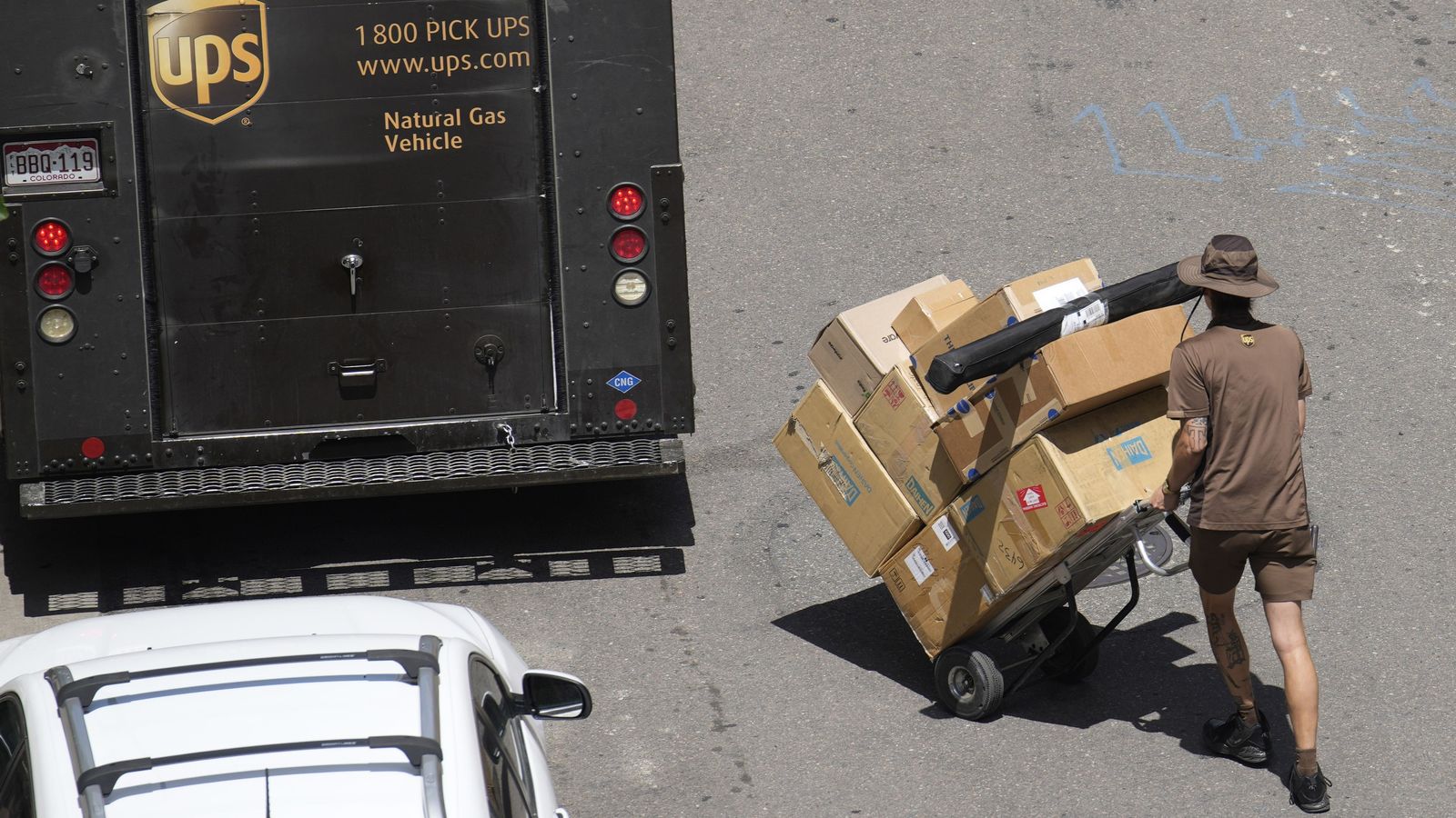 Featured image for "UPS Pushes for Wage Concessions and New Tiers in Teamsters Union Contract"
