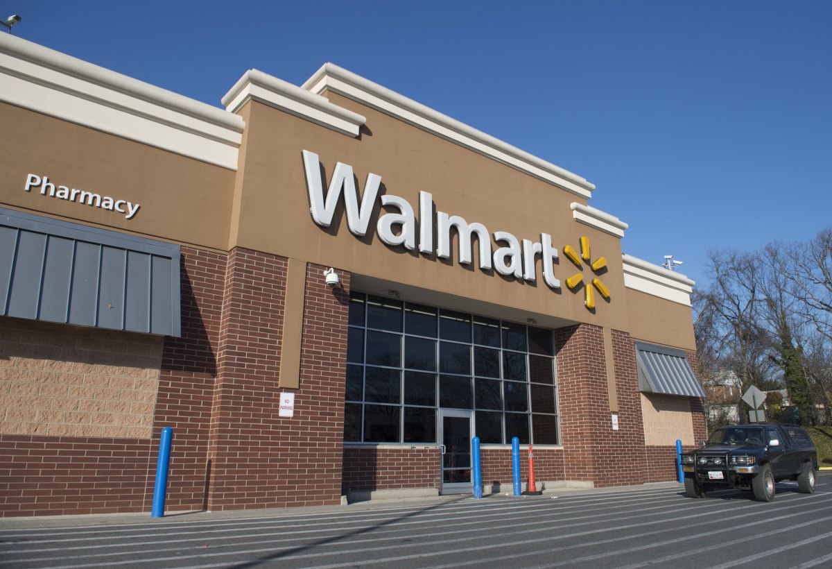 "Walmart Introduces Cutting-Edge AI Features for Enhanced Shopping Experience"
