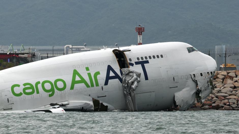 Featured image for Cargo Plane Crash in Hong Kong Kills Two