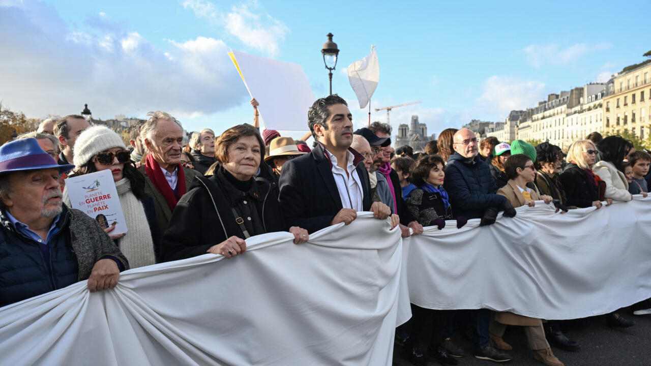 Silent Paris March: French Artists Unite for Peace in the Middle East