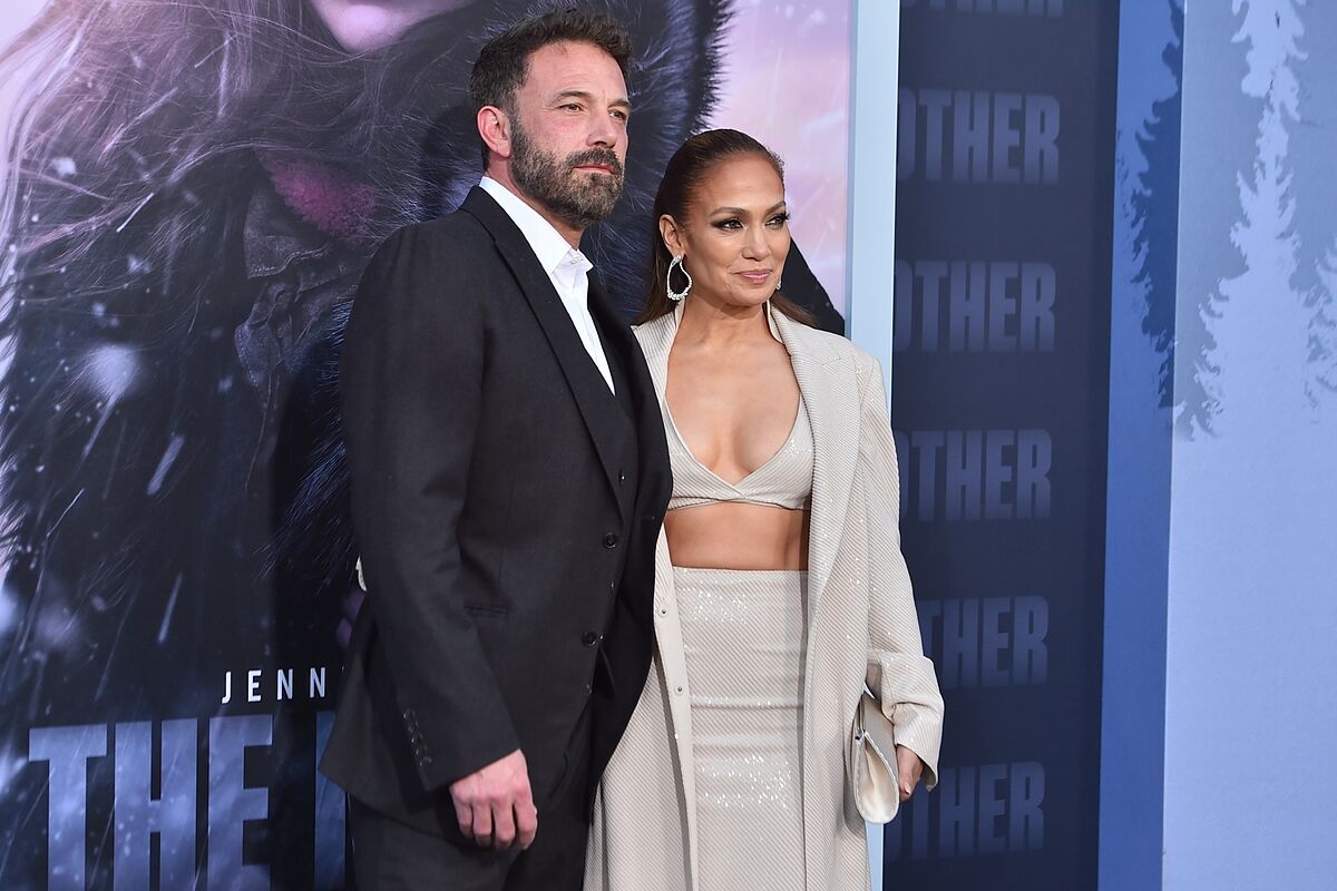 JLo and Ben Affleck's Relationship on the Rocks Again Due to Paparazzi and Tension at Red Carpet Premiere