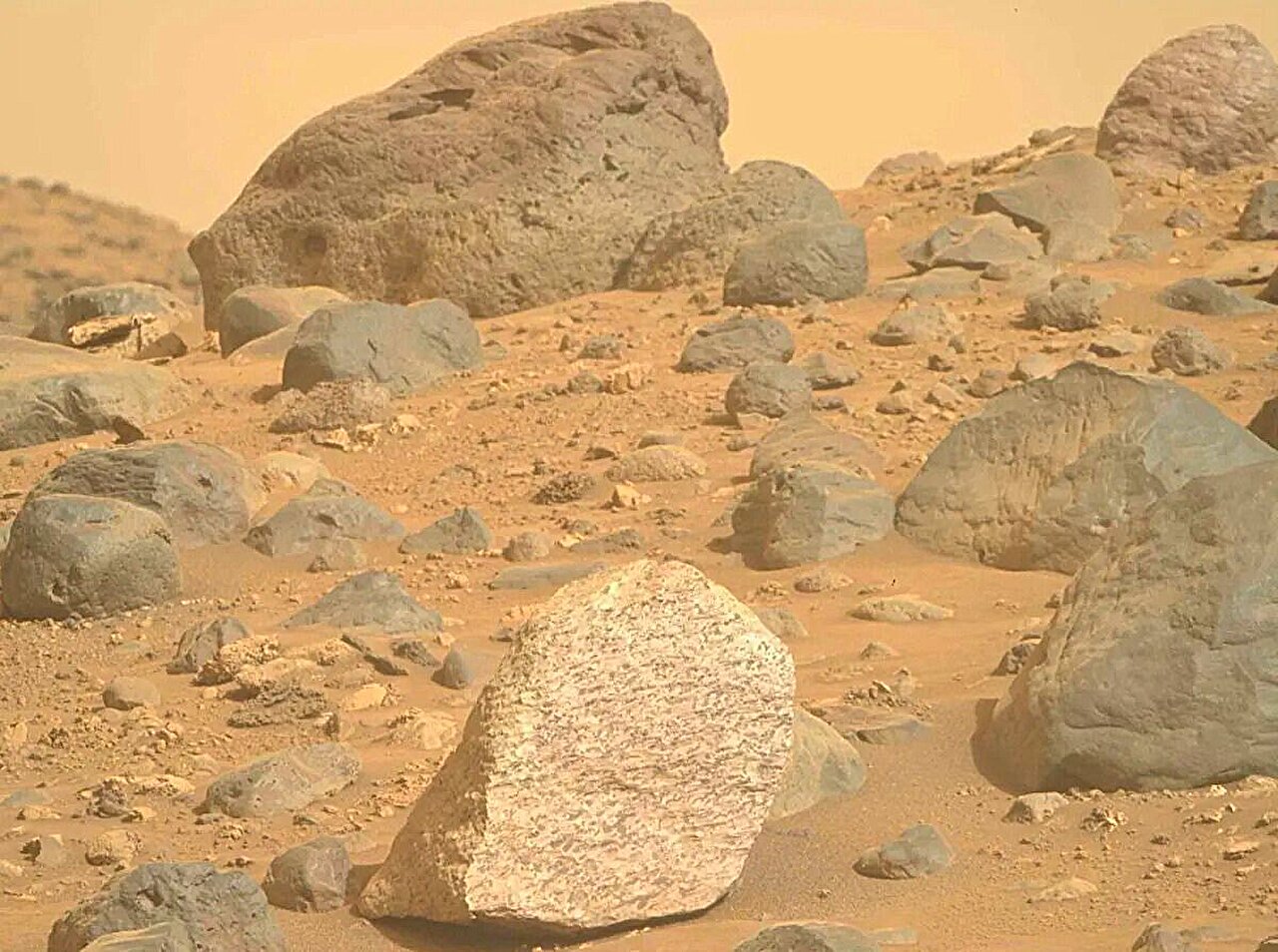 Featured image for NASA's Mars Discoveries Boost Evidence of Past Life