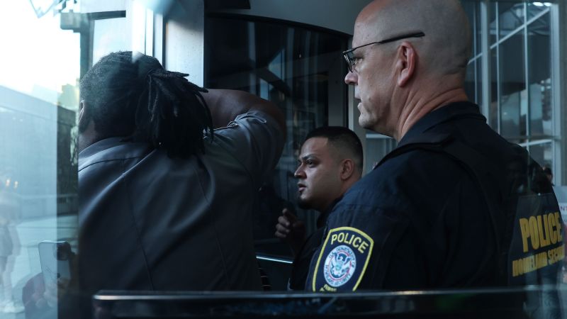 Judge Temporarily Blocks Deportation of Kilmar Abrego Garcia Amid Asylum Requests