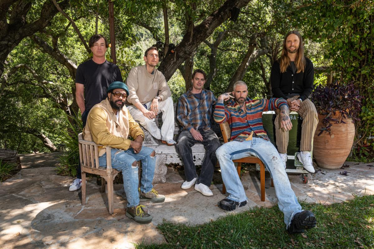 Featured image for Adam Levine's Family Takes Center Stage in Maroon 5's 'Middle Ground' Video