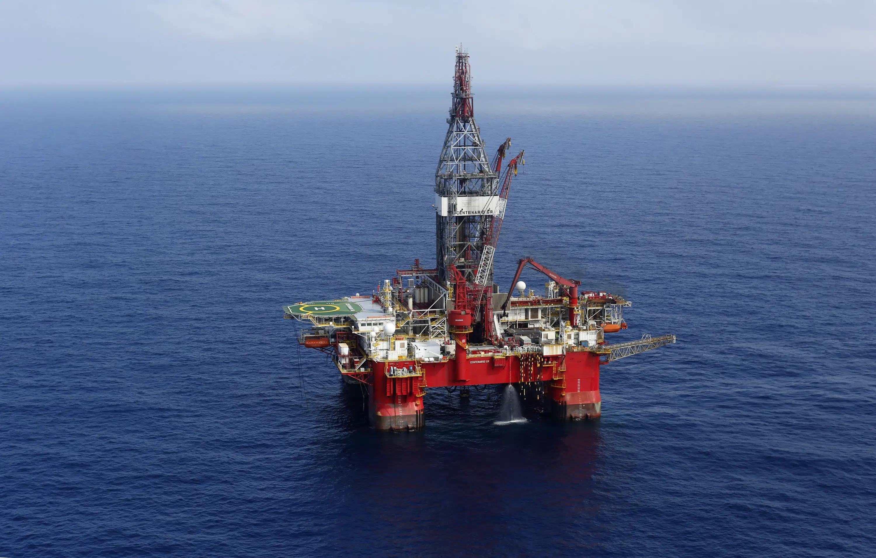 US auctions off Gulf of Mexico oil rights for $263 million under climate compromise.