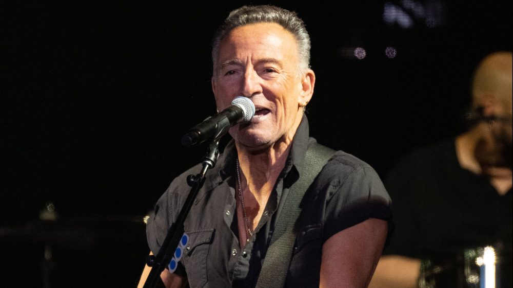 Featured image for Bruce Springsteen Postpones Multiple Concerts on Doctor's Orders