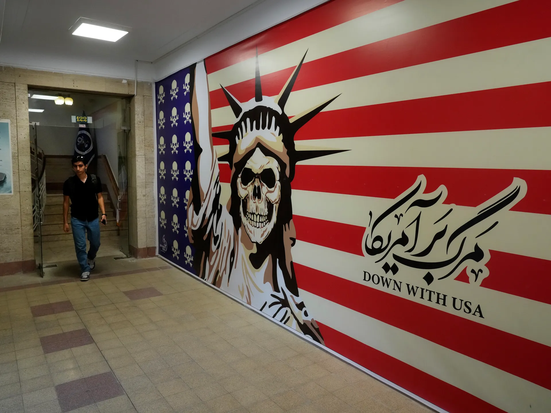 "US Adult Performer Sparks Controversy with Visit to Iran"
