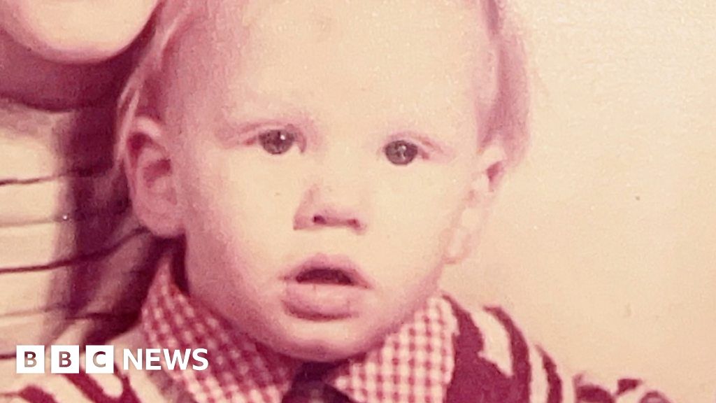 Featured image for "Tragic Consequences: Ignored Rules Lead to 7-Year-Old's Aids Death in Contaminated Blood Scandal"