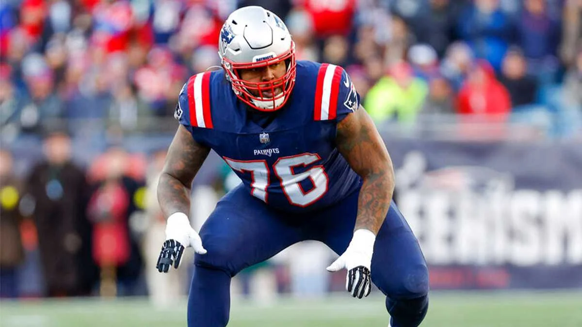Dolphins sign former Patriots first-round pick Isaiah Wynn to one-year deal.