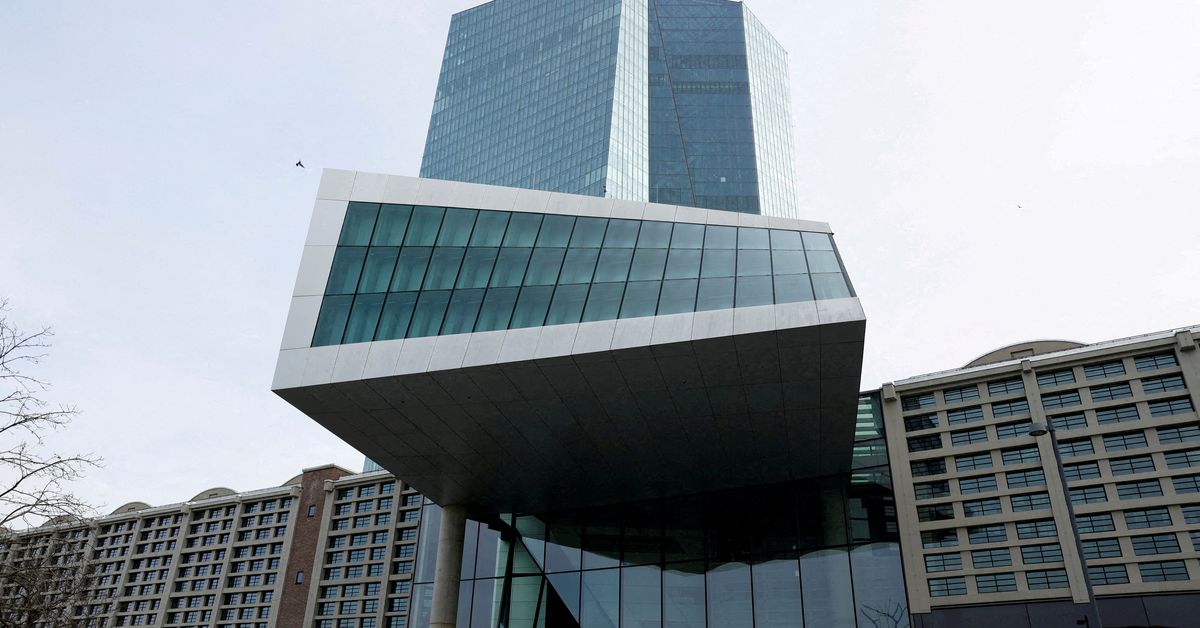 Central bank event causes market drift.