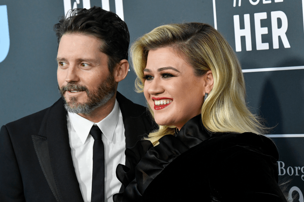 "Kelly Clarkson's Ongoing Legal Battle with Ex-Husband Brandon Blackstock"