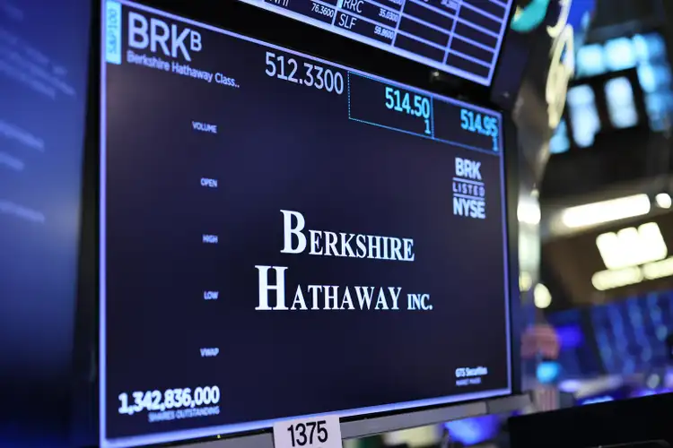 Featured image for Berkshire Hathaway Shares Fall Amid Earnings Dip and Tariff Impact