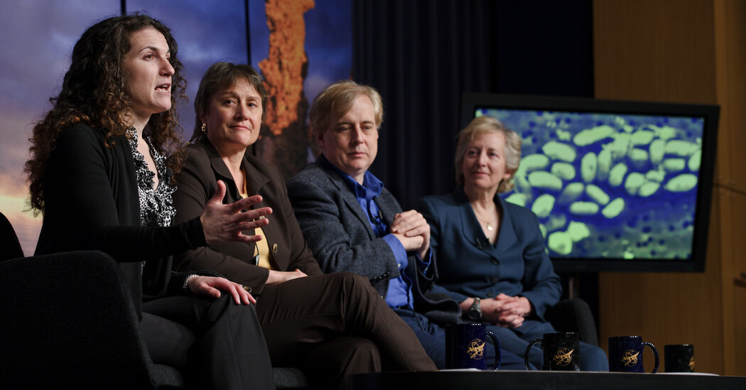 Featured image for Science Retracts 'Arsenic Life' Study After 15 Years