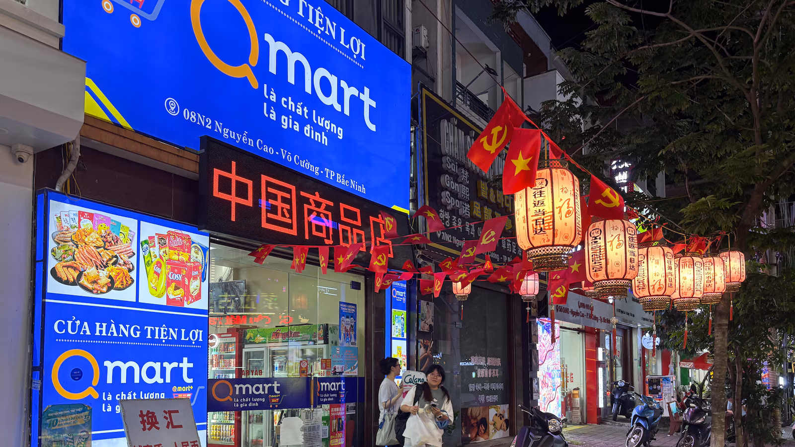 Featured image for Vietnamese Town Faces Uncertain Future After Factory Boom