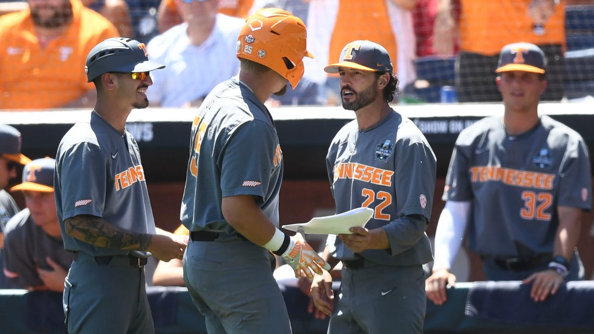 Featured image for "College Baseball: Tennessee's Vitello Mentions Pat Summitt, LSU Live on Radio, Fans Eye CWS Title"